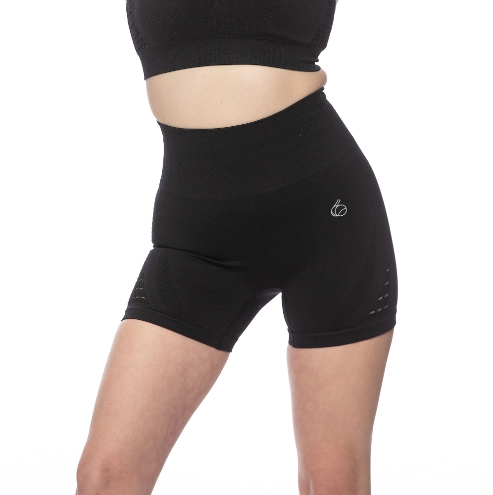 Max flex booty shorts